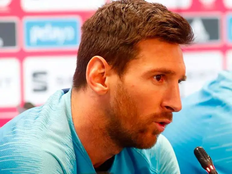 leo messi speaking at press conference